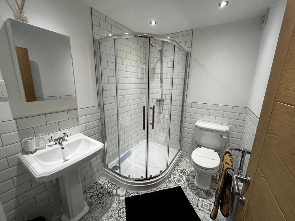 Sterling Stylish 2 Bedroom Modern Apartment Darlington (Durham)