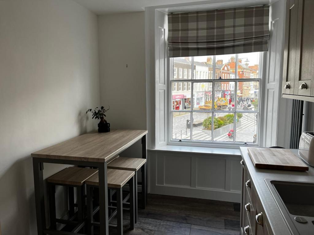 Sterling Stylish 2 Bedroom Modern